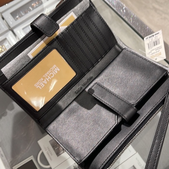 MICHAEL KORS LARGE DOUBLE ZIP WRISTLET PHONEHOLDER WALLET CLUTCH 
BLACK SIGNATUR - Picture 10 of 16